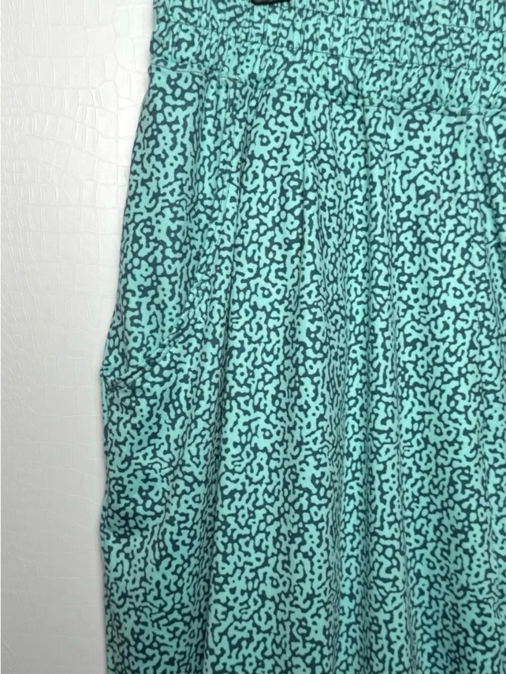 Nike Aqua Print Joggers NWT Small Relaxed Fit Lounge Dance Athleisure